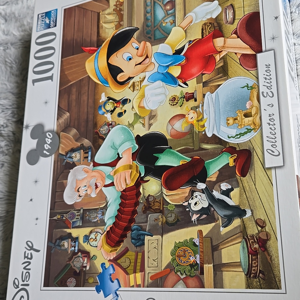Disney Collector's Edition Ravensburger Pinocchio Puzzle 1000 Pieces - Picture 2 of 5